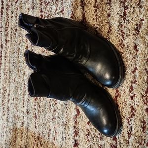BareTraps Dixey black size 9 boots